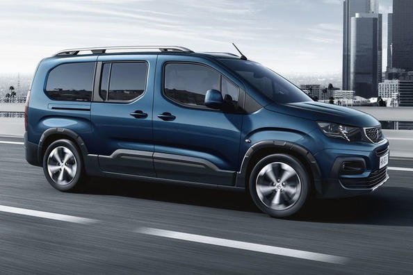 Prise et rendu à l'aéroport Style -Peugeot Rifter